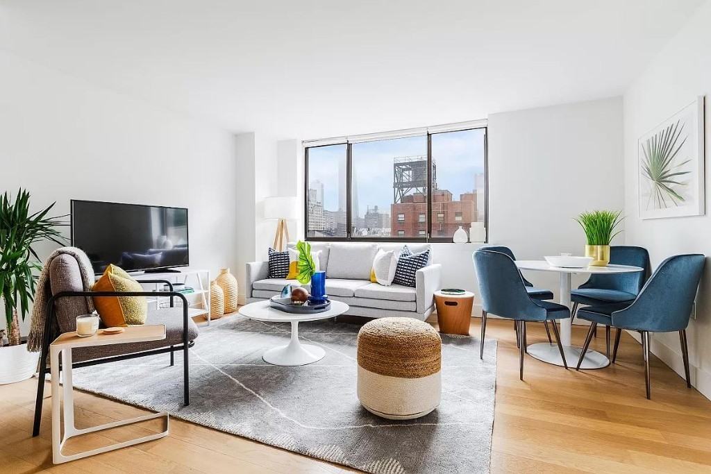 W 19th St #9B - Photo 2 of 13