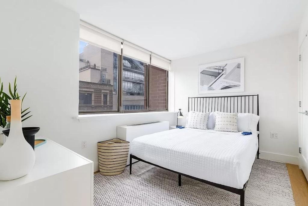 W 19th St #9B - Photo 7 of 13