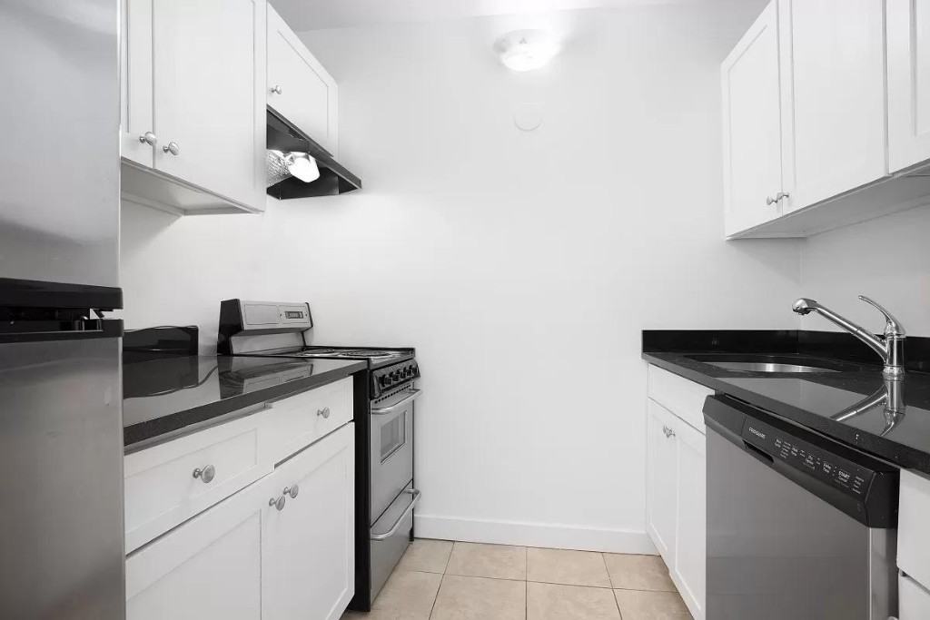 W 19th St #6J - Photo 3 of 12