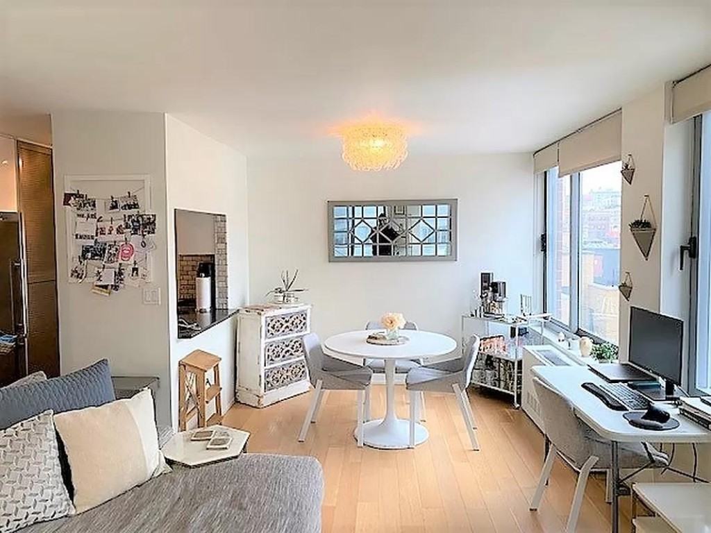 W 17th St #8G - Photo 5 of 19