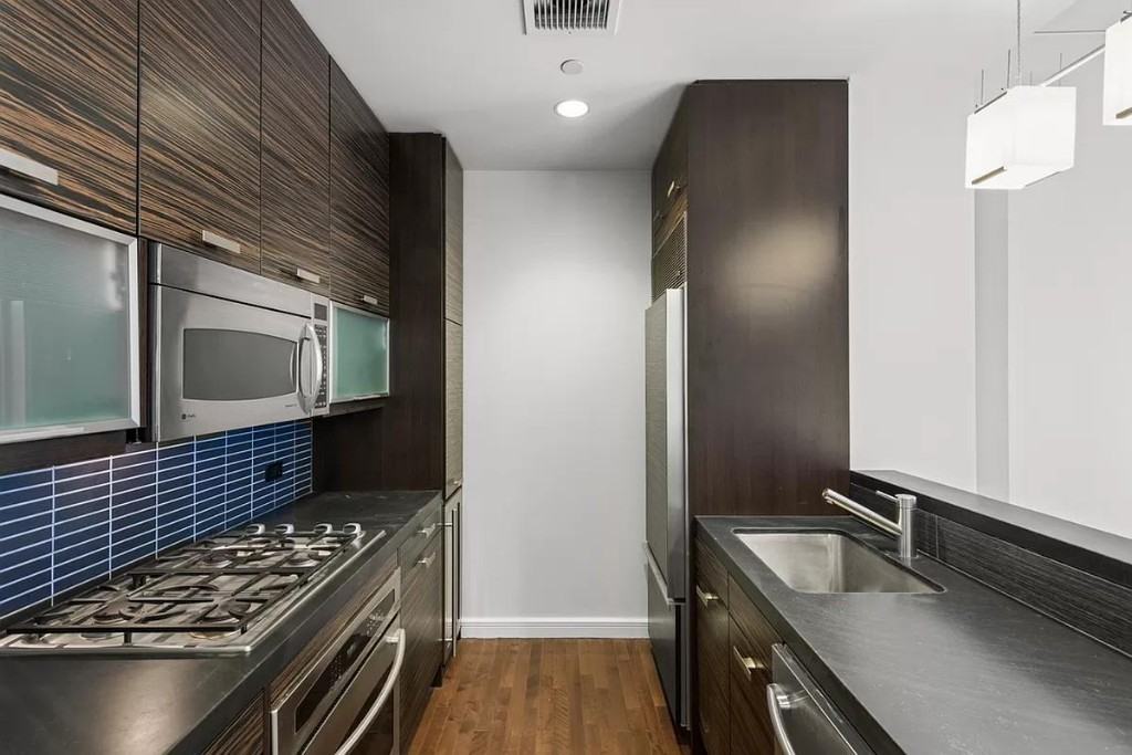 W 24th St #15H - Photo 4 of 18