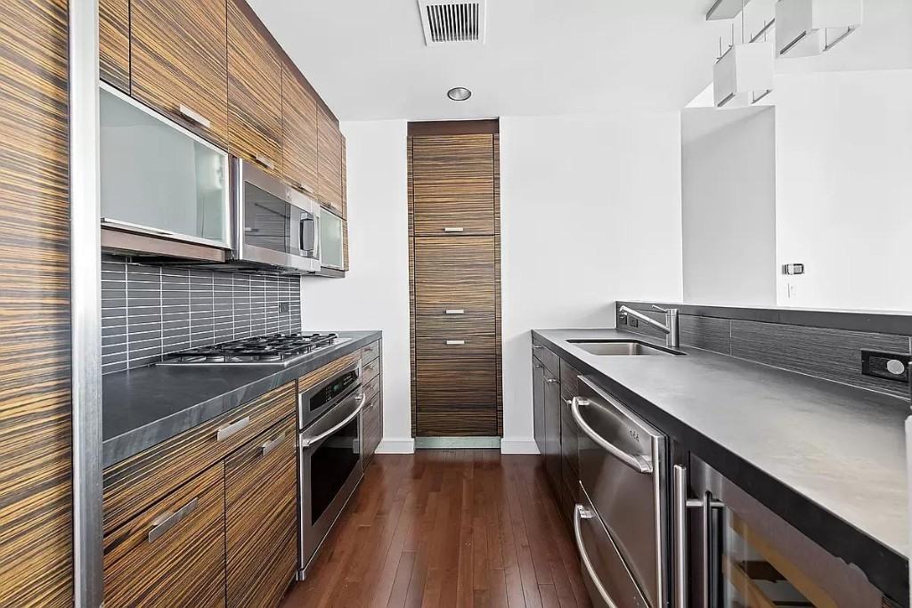 W 24th St #15B - Photo 6 of 20