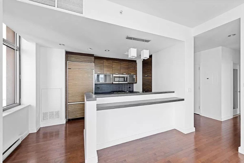 W 24th St #15B - Photo 7 of 20