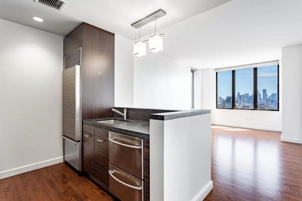 W 24th St #28C - Photo 2 of 20