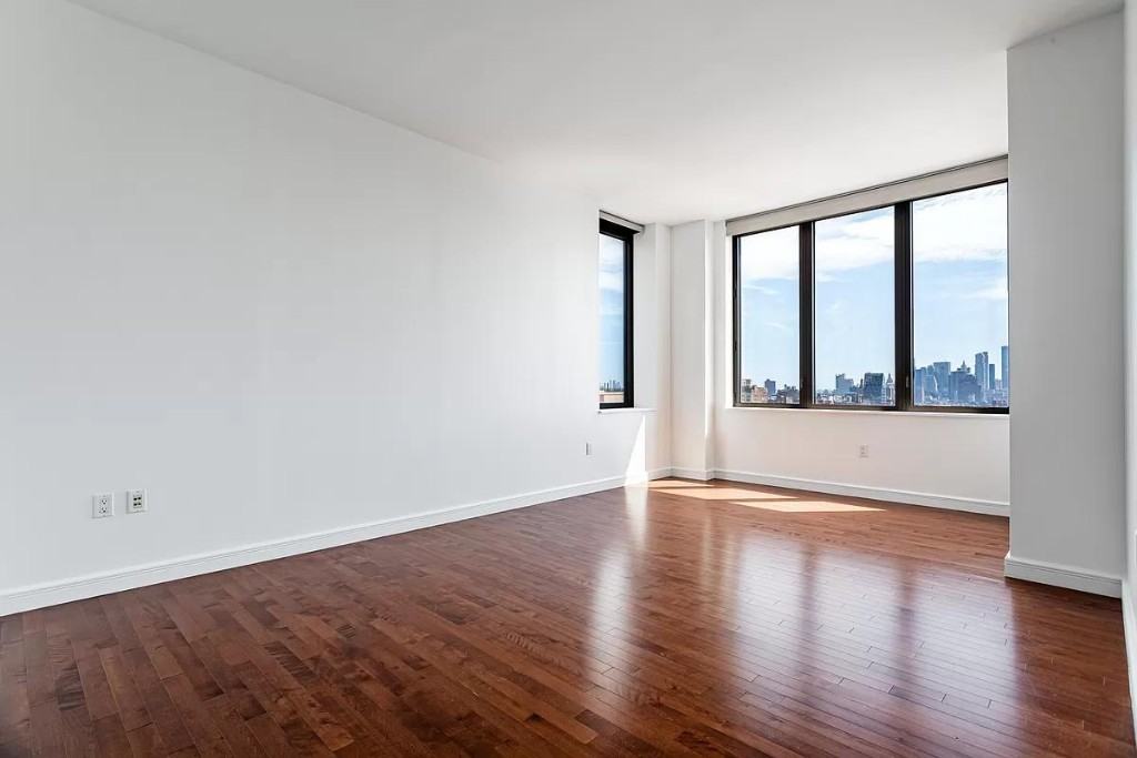 W 24th St #28C - Photo 3 of 20