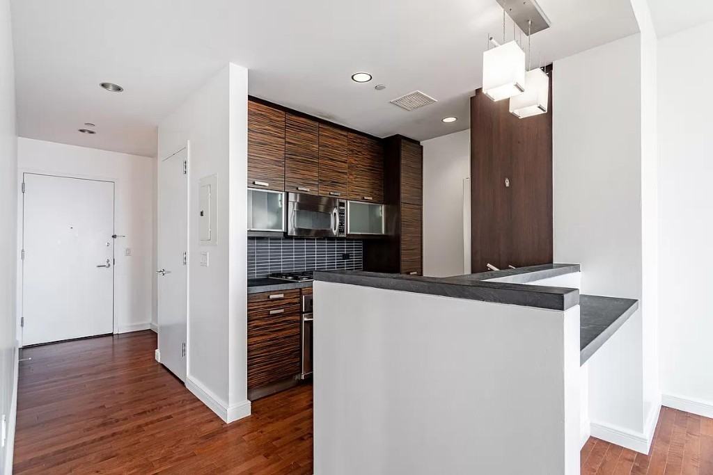 W 24th St #28C - Photo 4 of 20