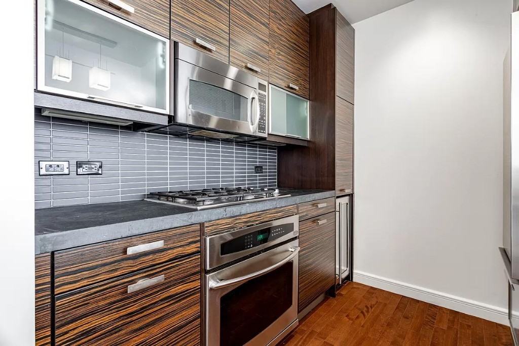 W 24th St #28C - Photo 5 of 20