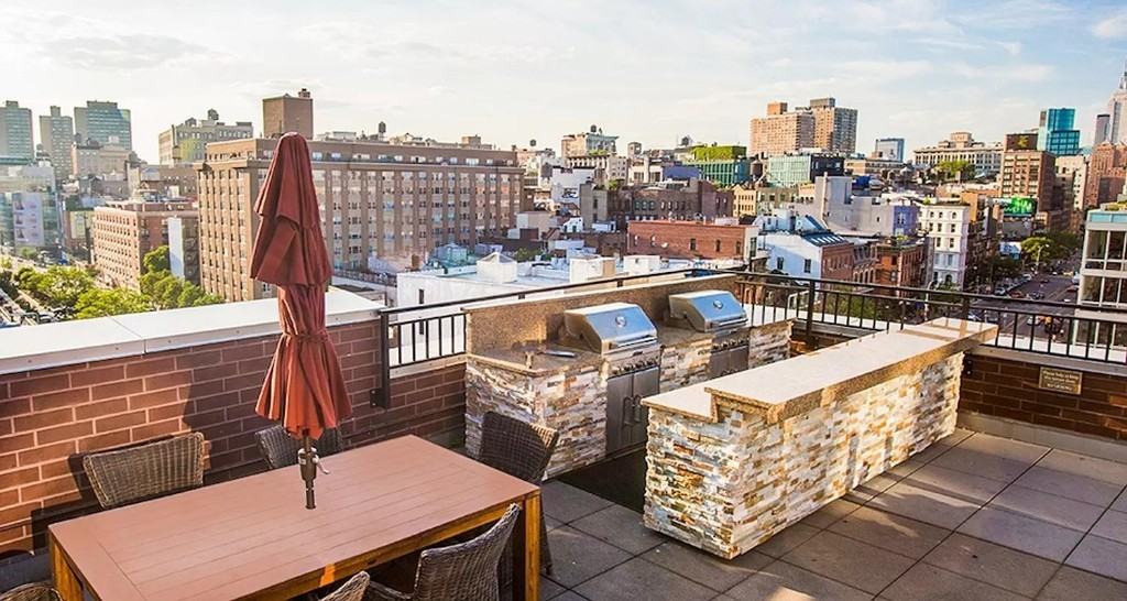 Chrystie St #915 - Photo 3 of 10