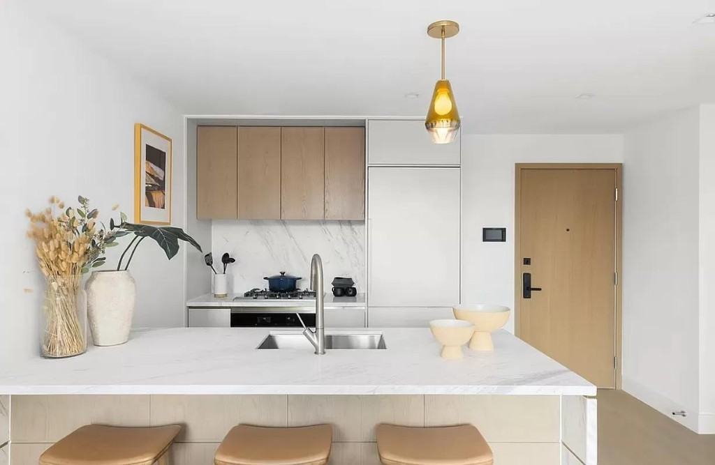 Delancey St #7C - Photo 2 of 8