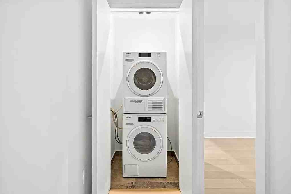 Delancey St #6B - Photo 4 of 20