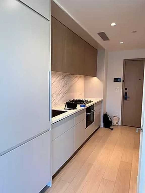 Delancey St #7E - Photo 4 of 13