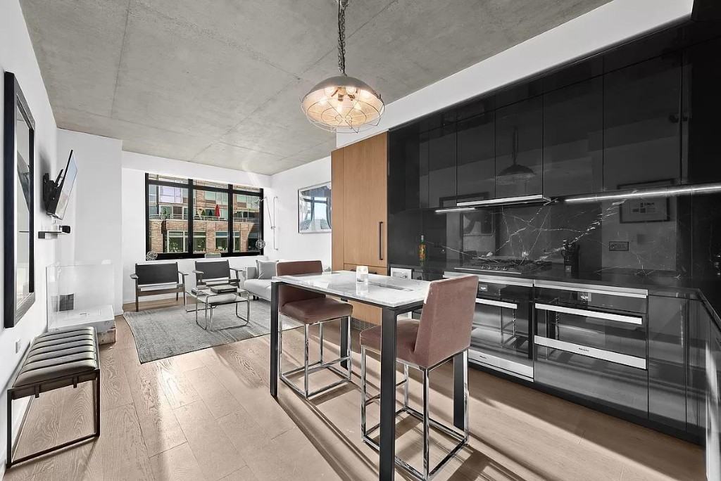 Orchard St #5B - Photo 3 of 7