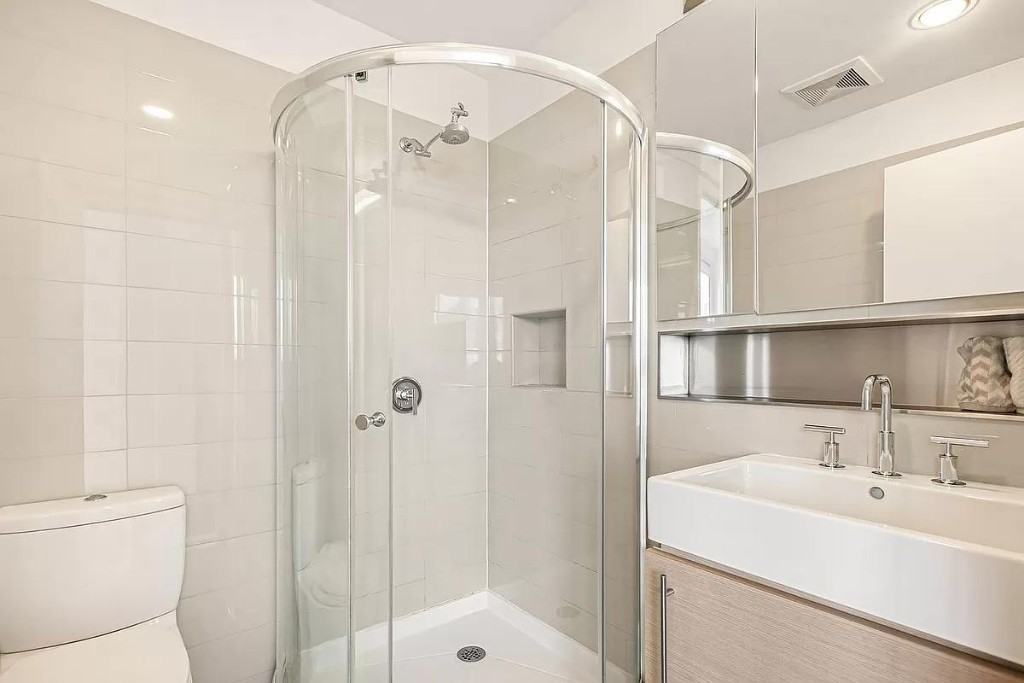 Delancey St #8D - Photo 7 of 8