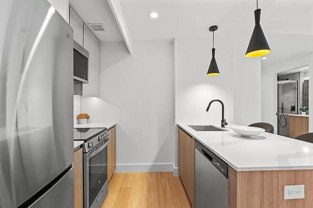 Pitt St #6B - Photo 5 of 8