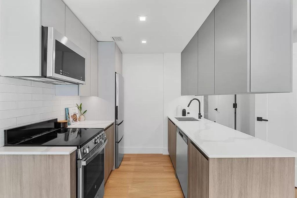 Pitt St #11E - Photo 5 of 20