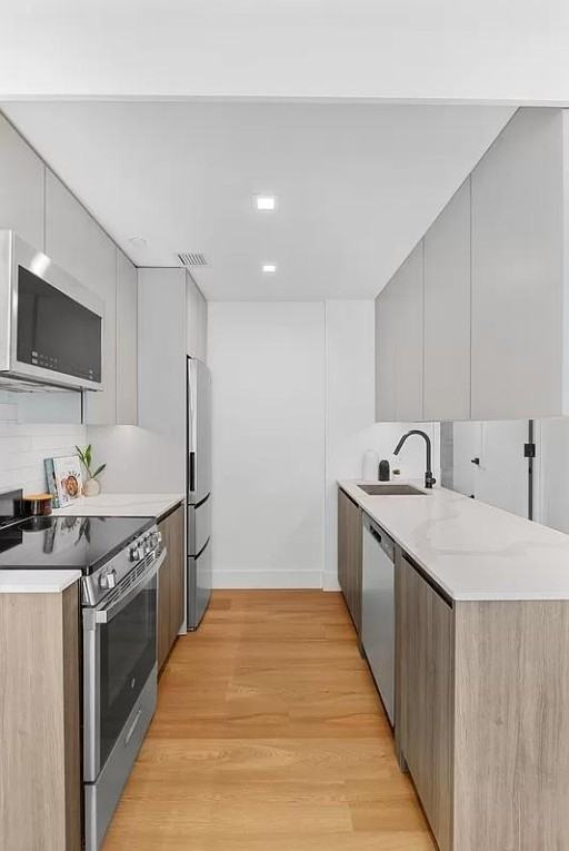 Pitt St #11E - Photo 6 of 20