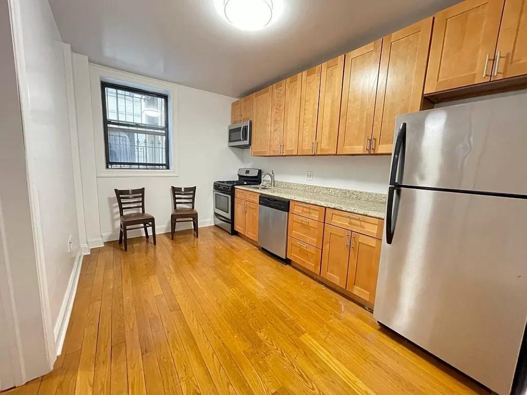 Ridge St #1F - Photo 3 of 4