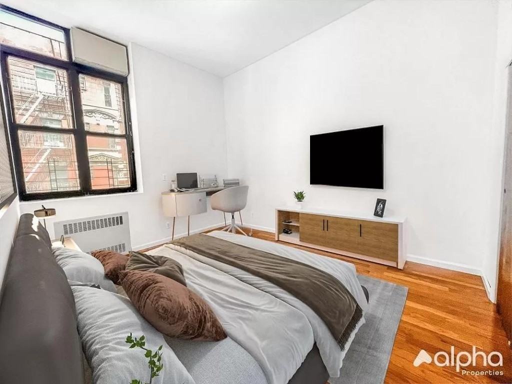 Rivington St #1L - Photo 3 of 10