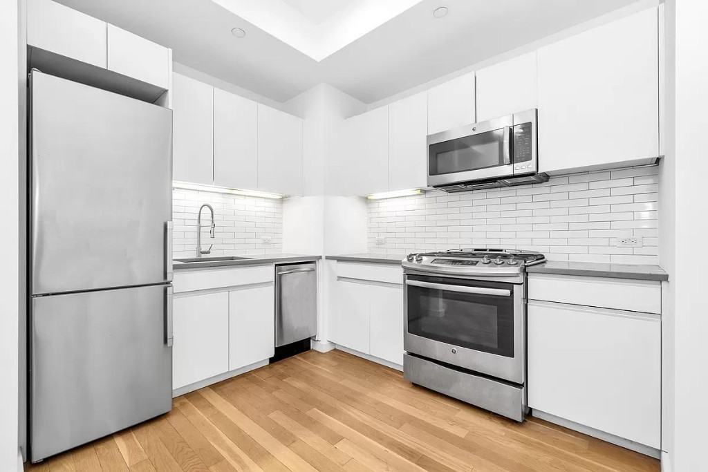 E Houston St #1A - Photo 3 of 13