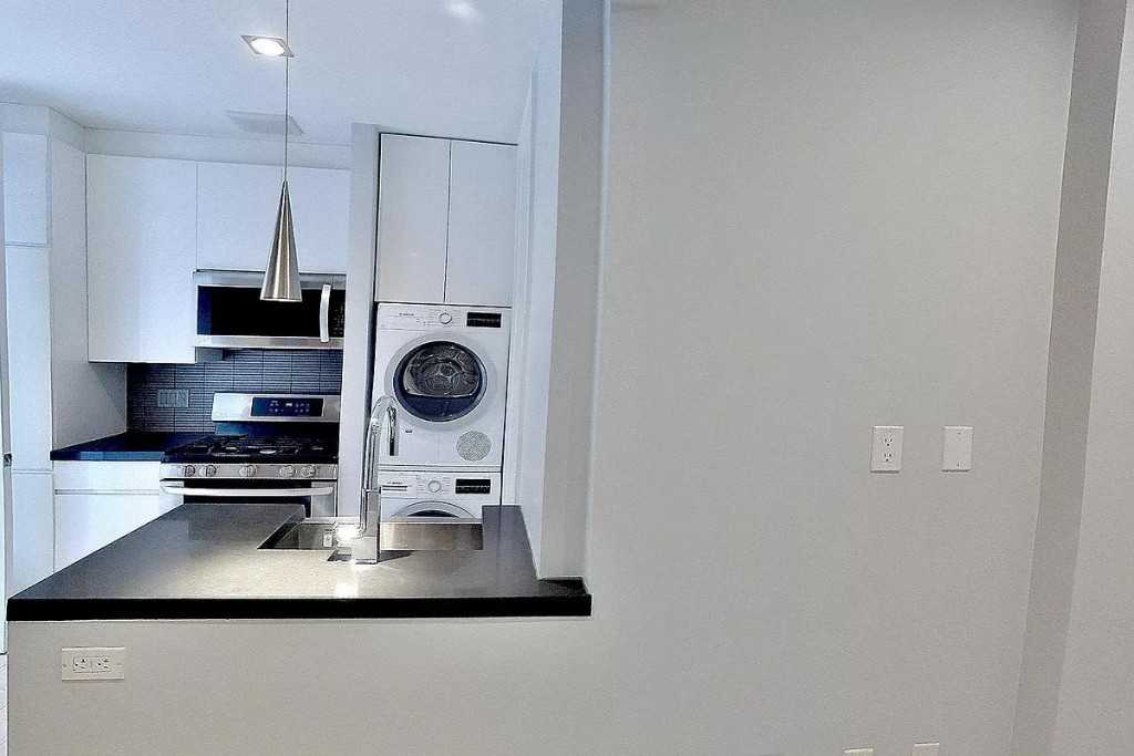 Stanton St #3D1 - Photo 2 of 6