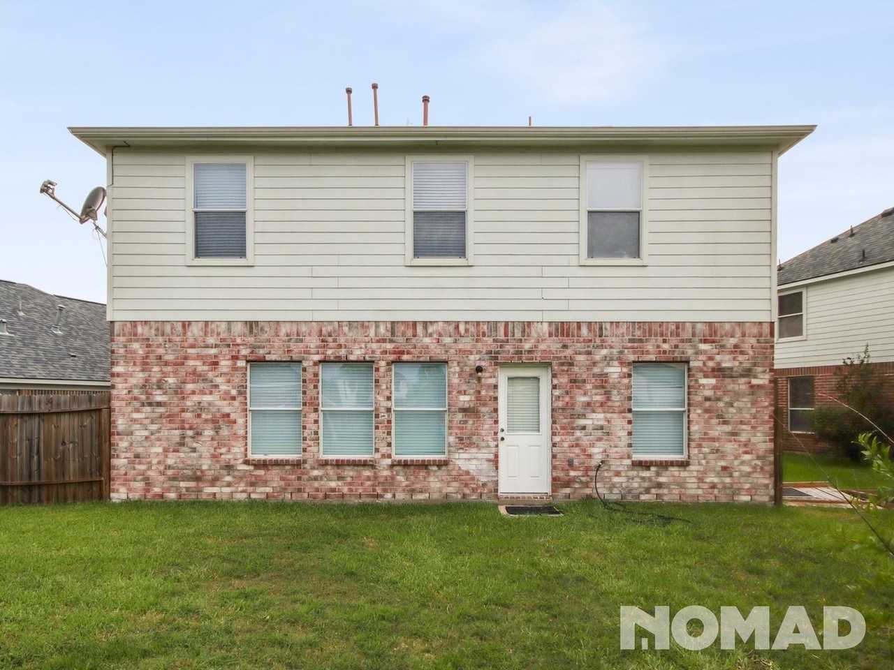 18518 Knob Hill Lake Ln - Photo 2 of 26