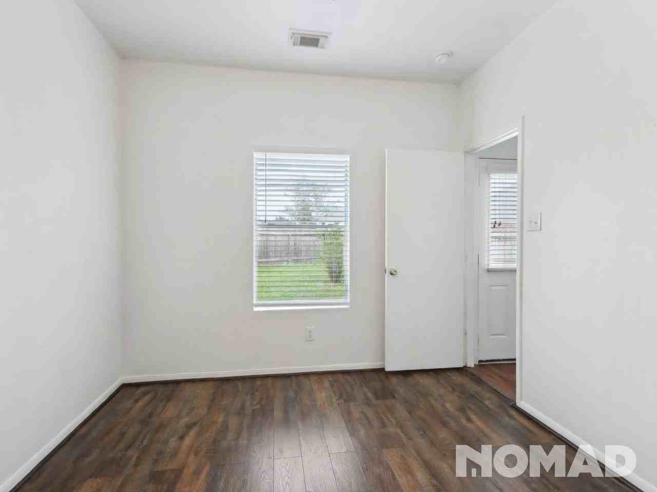 18518 Knob Hill Lake Ln - Photo 5 of 26