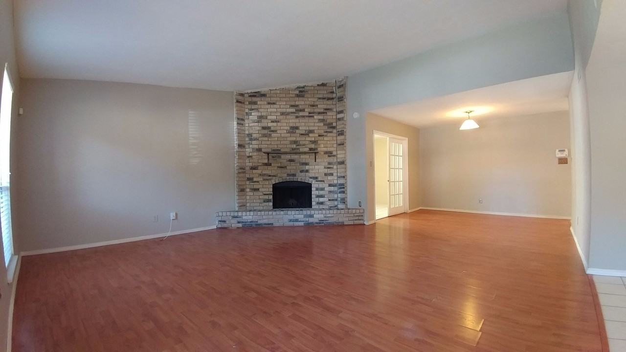 3130 San Diego Dr - Photo 2 of 19