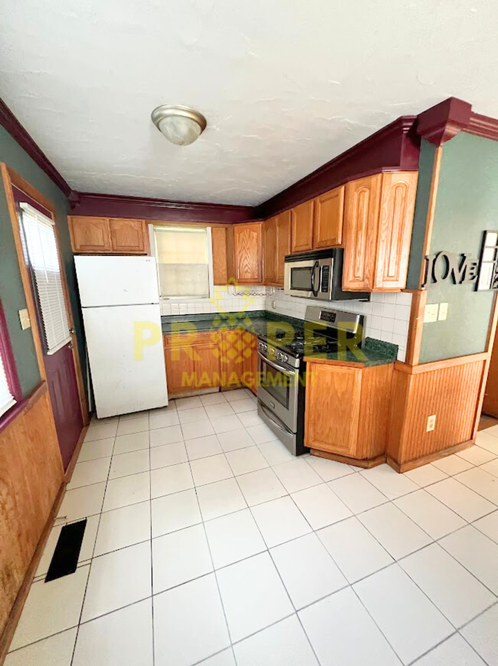 53 E Parkwood Dr - Photo 5 of 11