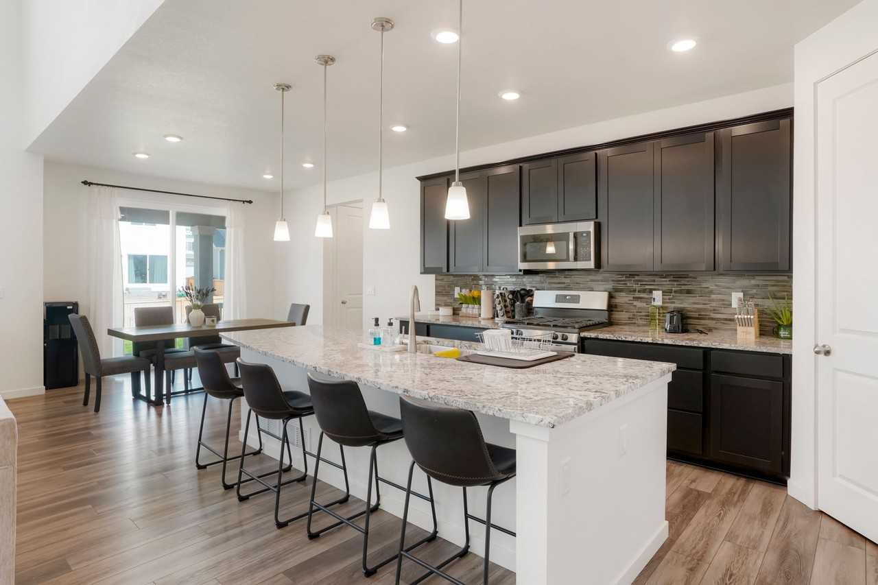 10962 Memphis St - Photo 2 of 44