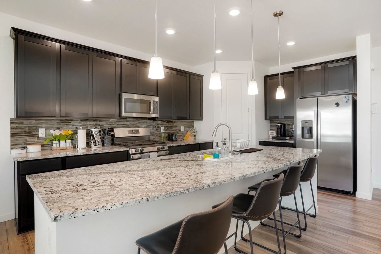 10962 Memphis St - Photo 3 of 44