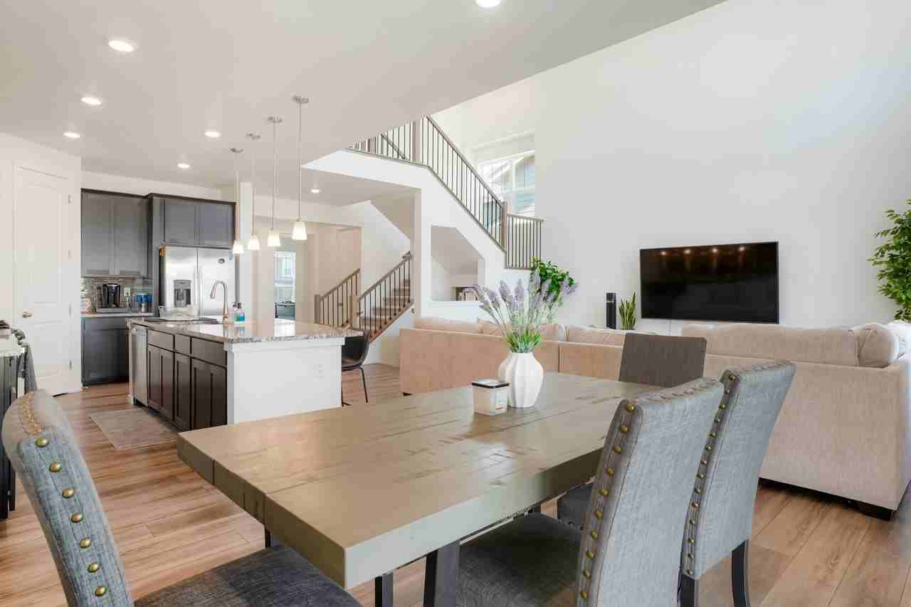 10962 Memphis St - Photo 7 of 44