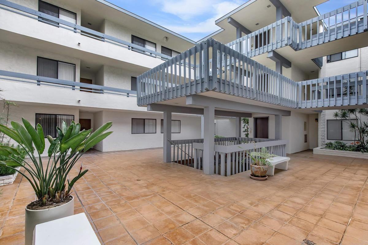 1000 S Catalina Ave - Photo 6 of 37