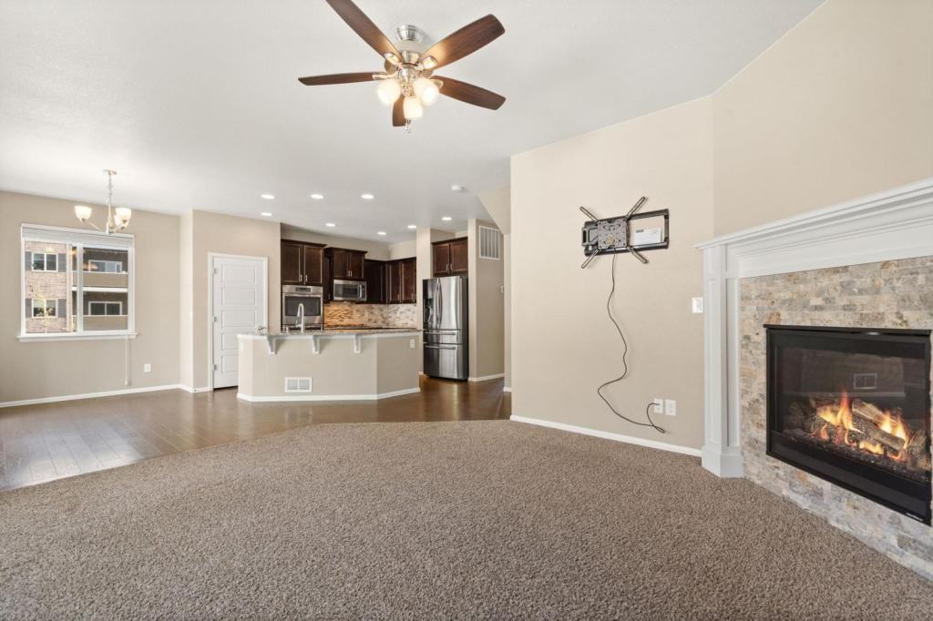 303 Tahoe Dr - Photo 3 of 20