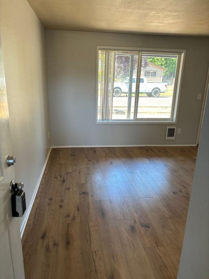 Sherman Oaks Apartments - Photo 5 of 25
