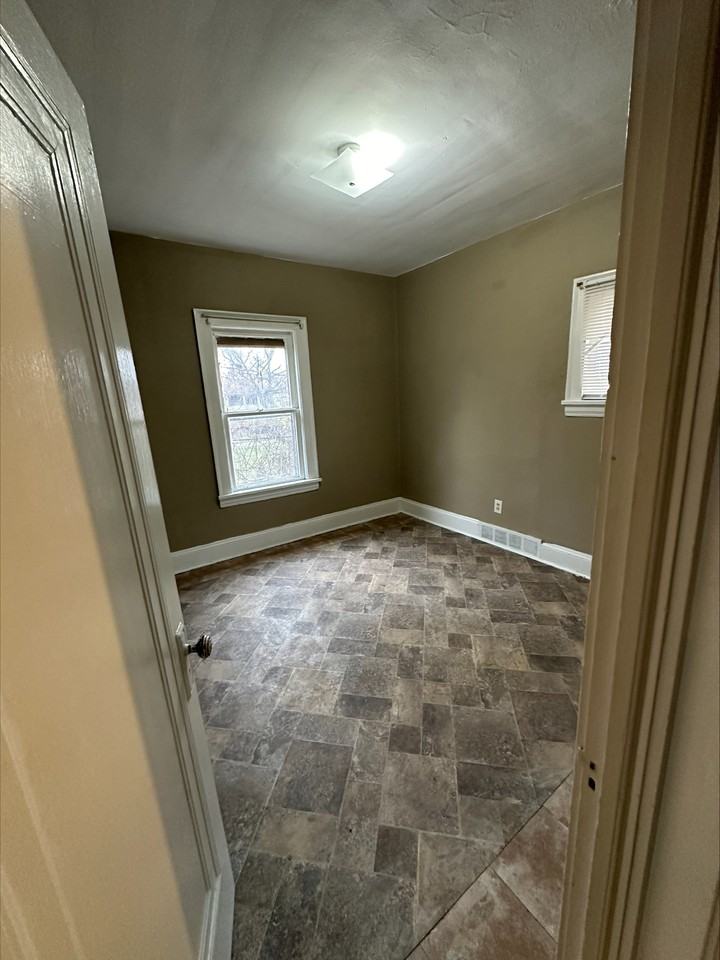 12702 Iowa Ave #2 - Photo 6 of 11