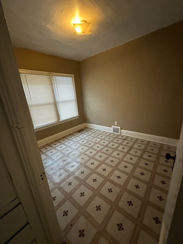 12702 Iowa Ave #2 - Photo 4 of 11