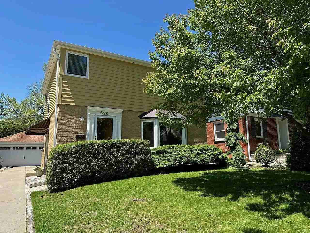 6261 N Bay Ridge Ave - Photo 2 of 30