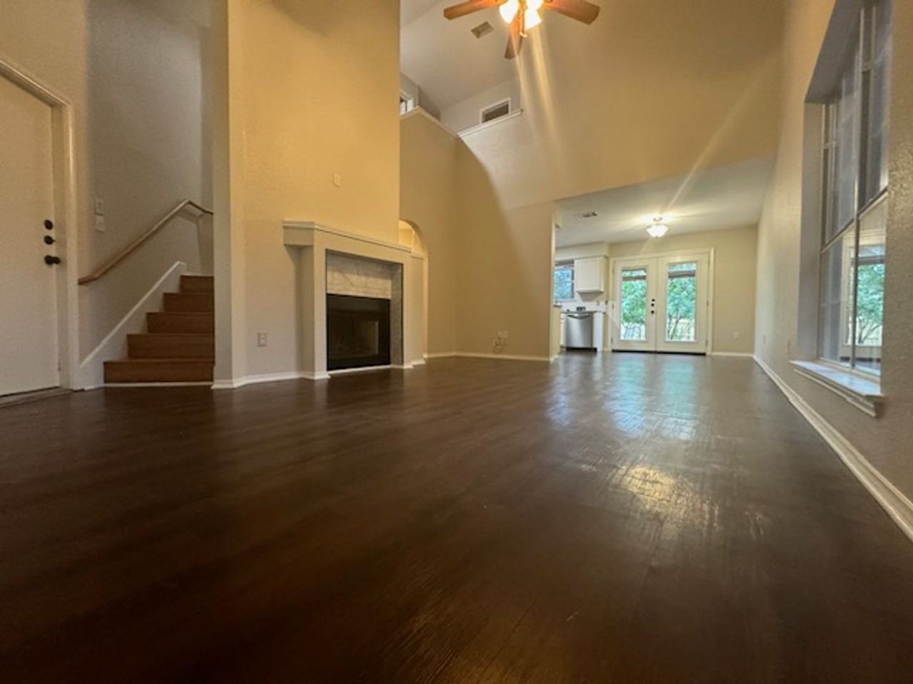 4713 Castleman Dr - Photo 3 of 25
