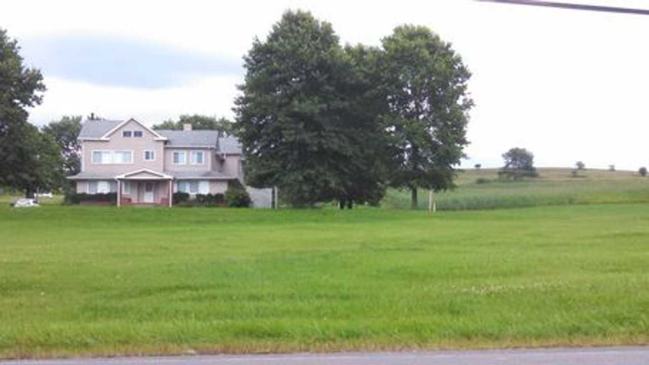 108 Seneca Lane - Photo 2 of 16