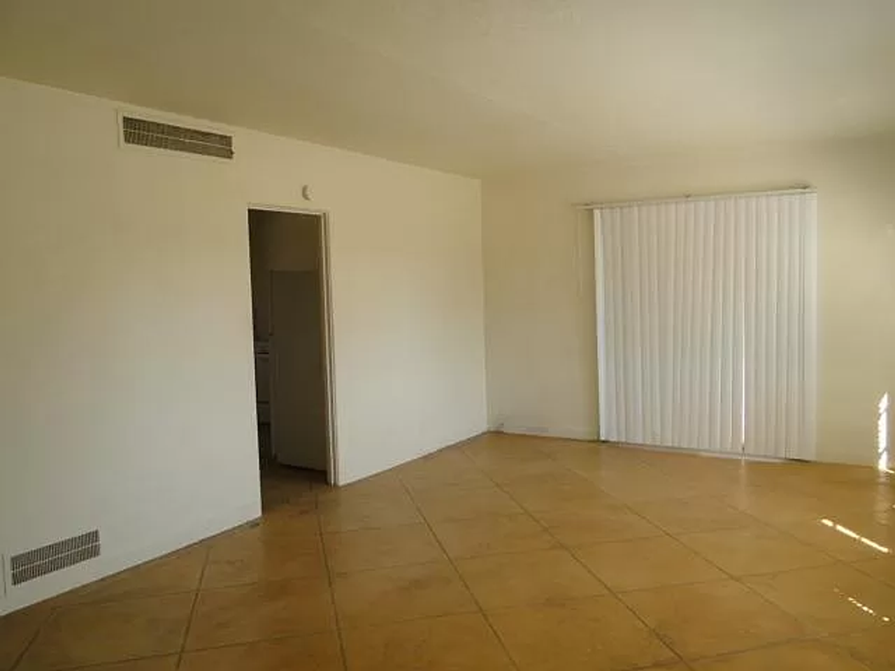 901 N Tucson Blvd - Photo 3 of 5