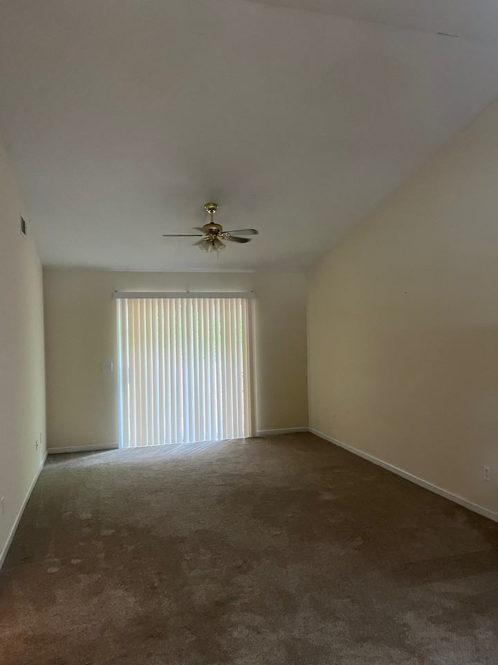 140 Jacobs Way #C - Photo 2 of 7