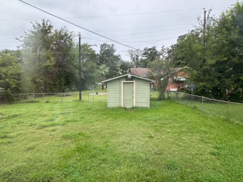 205 Chambers St - Photo 6 of 27