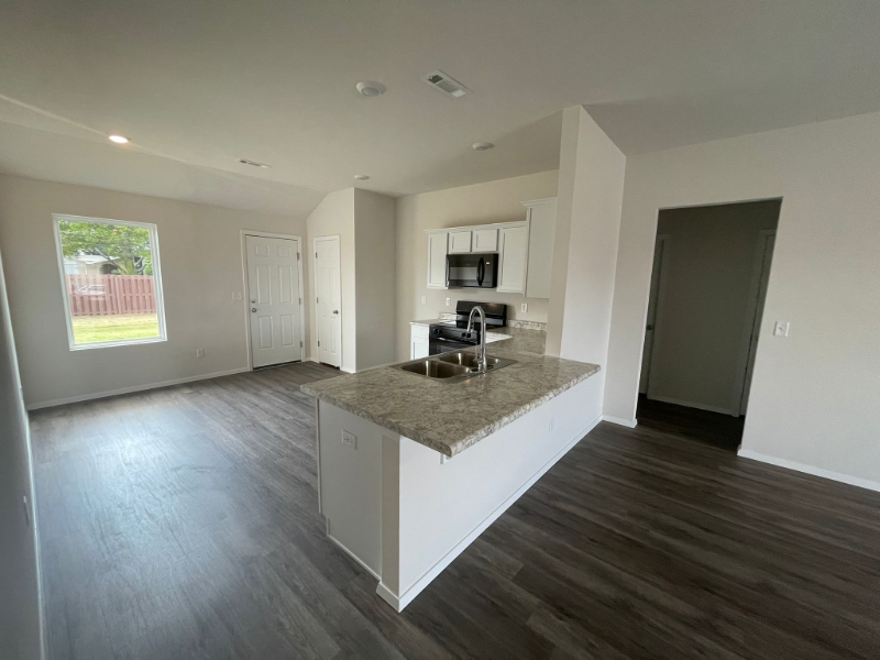 2609 S Silver St - Photo 3 of 18