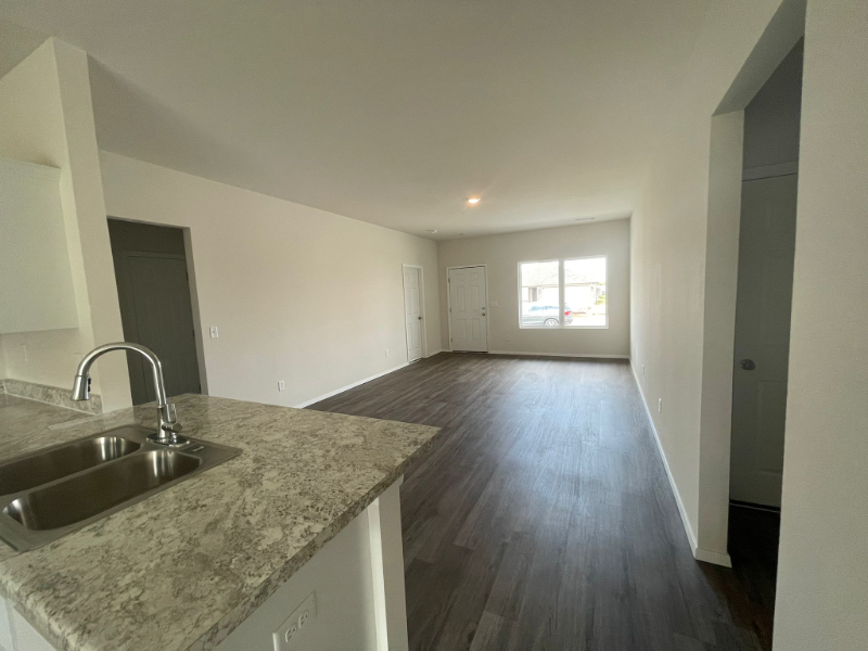 2609 S Silver St - Photo 4 of 18