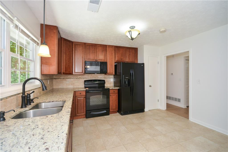 3237 Creek Hollow Drive - Photo 4 of 10