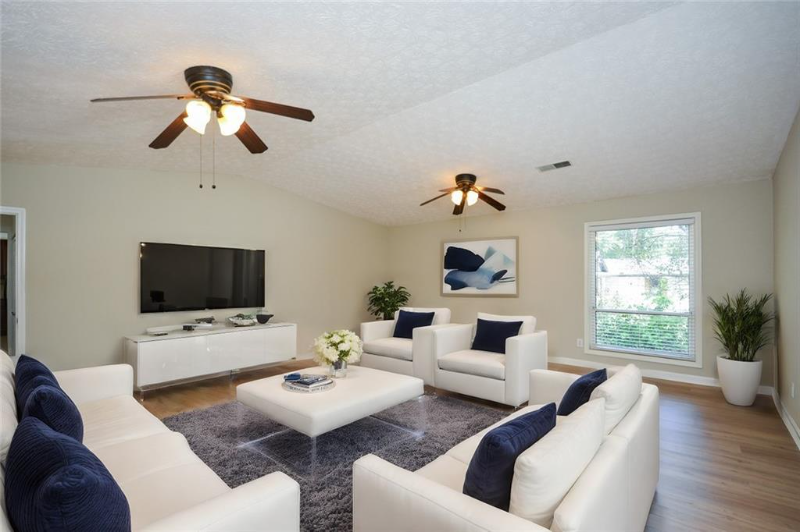 3237 Creek Hollow Drive - Photo 5 of 10