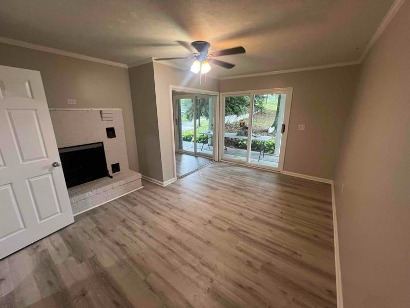 16190 Inwood Dr - Photo 3 of 10