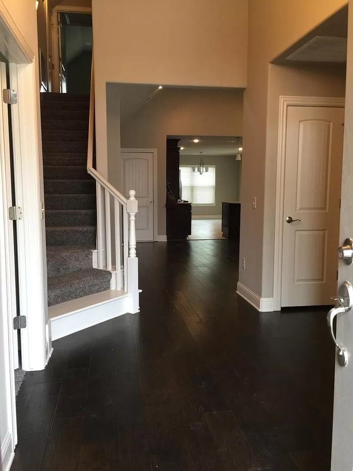 3218 Southwest Stonepoint Avenue - Photo 4 of 9