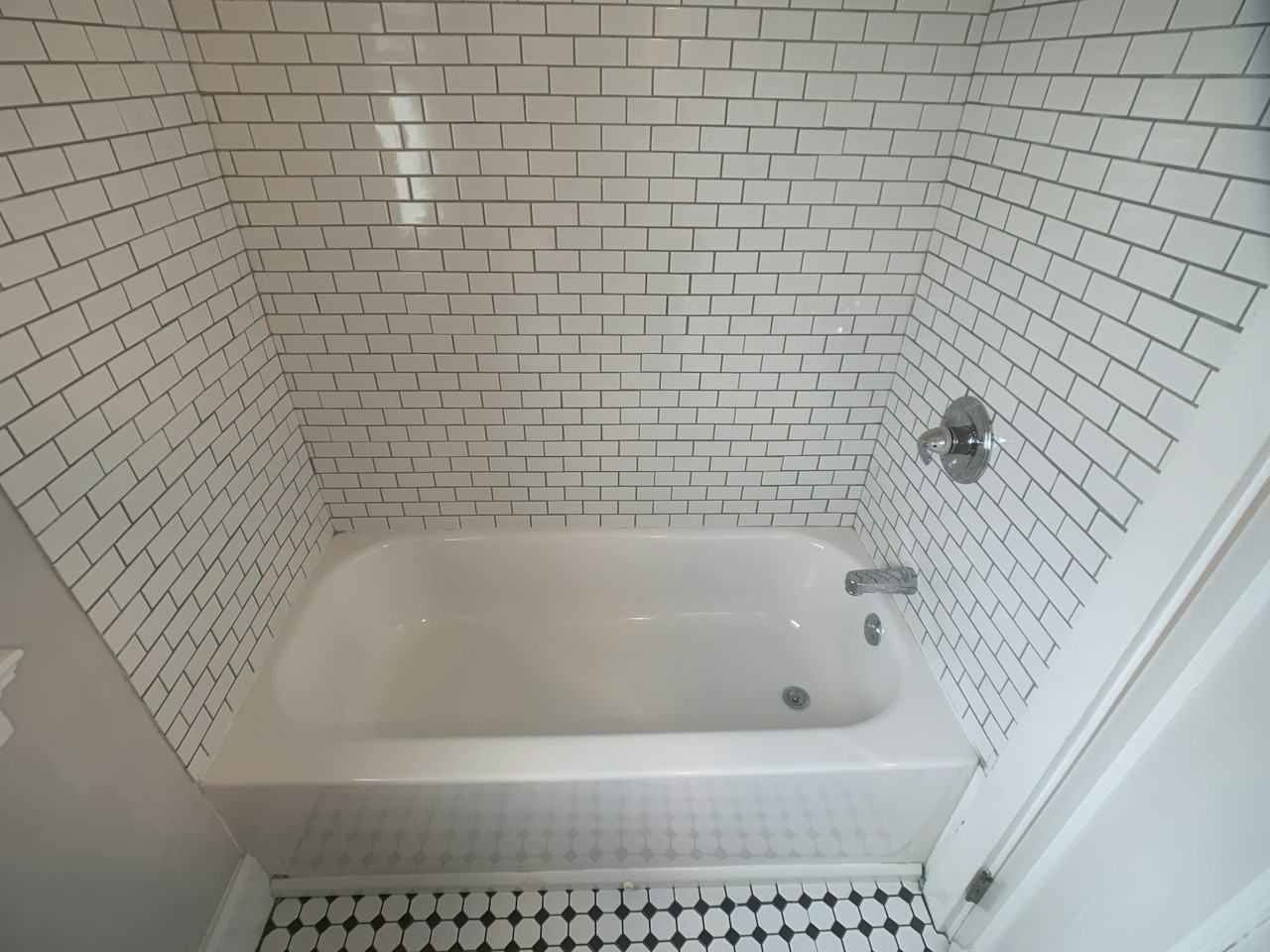 1914 Eastern Avenue, Unit APT 3 - Photo 6 of 10