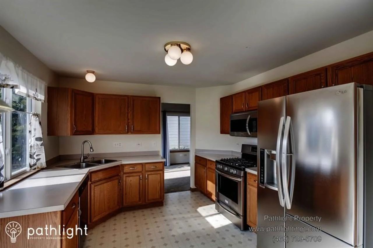 50 Raven Dr - Photo 3 of 12